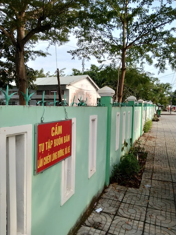 Trường THCS Trần Phú