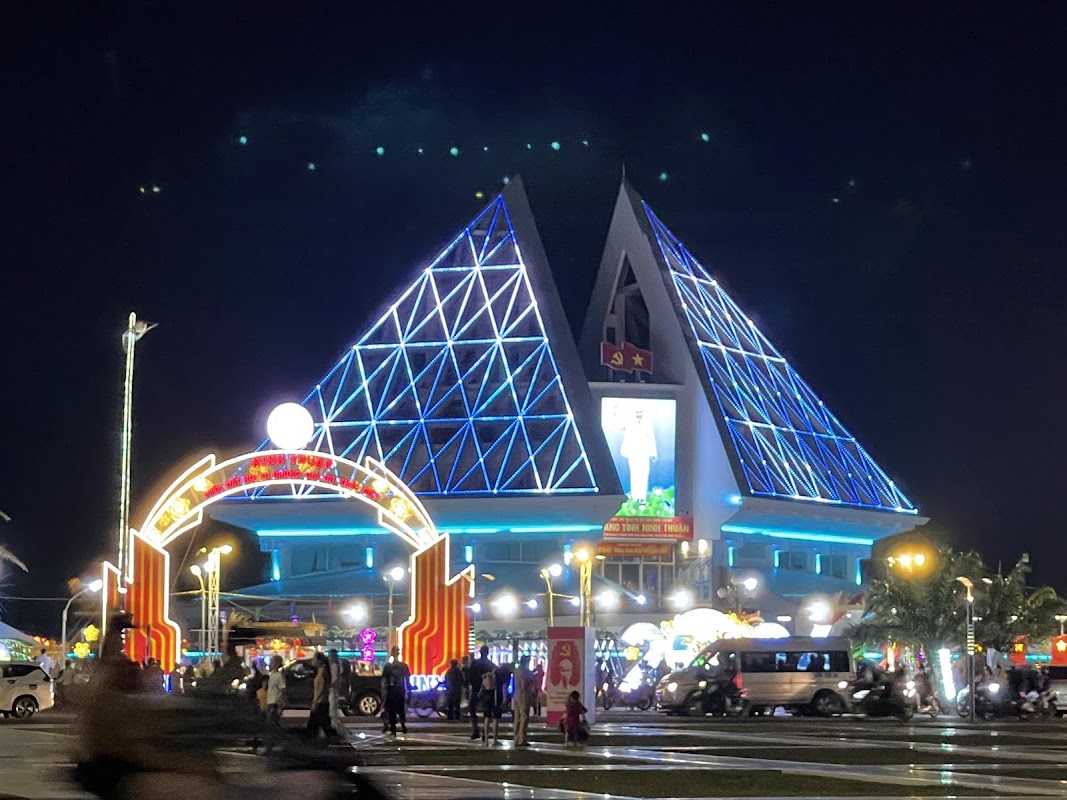 Đoàn Ca múa nhạc dân tộc tỉnh Ninh Thuận