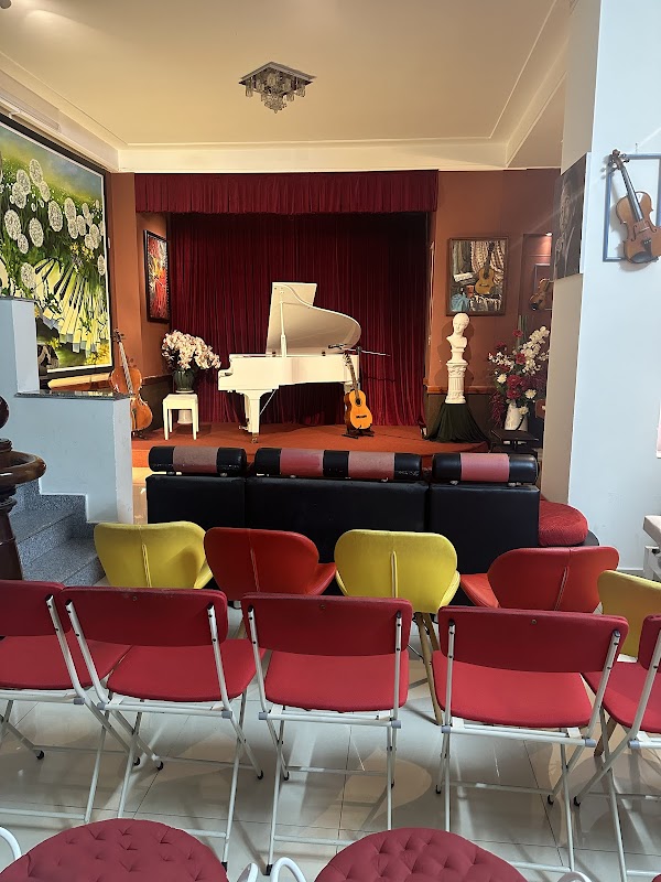 Trường Âm Nhạc B.A.C.H