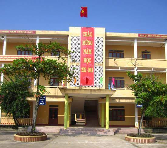 Trường THPT Cẩm Bình