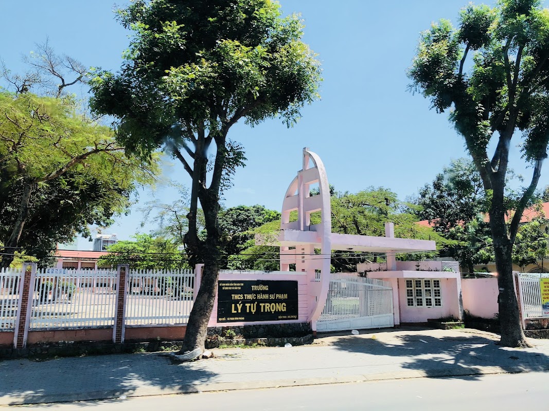Trường THCS Thực hành Sư phạm Lý Tự Trọng
