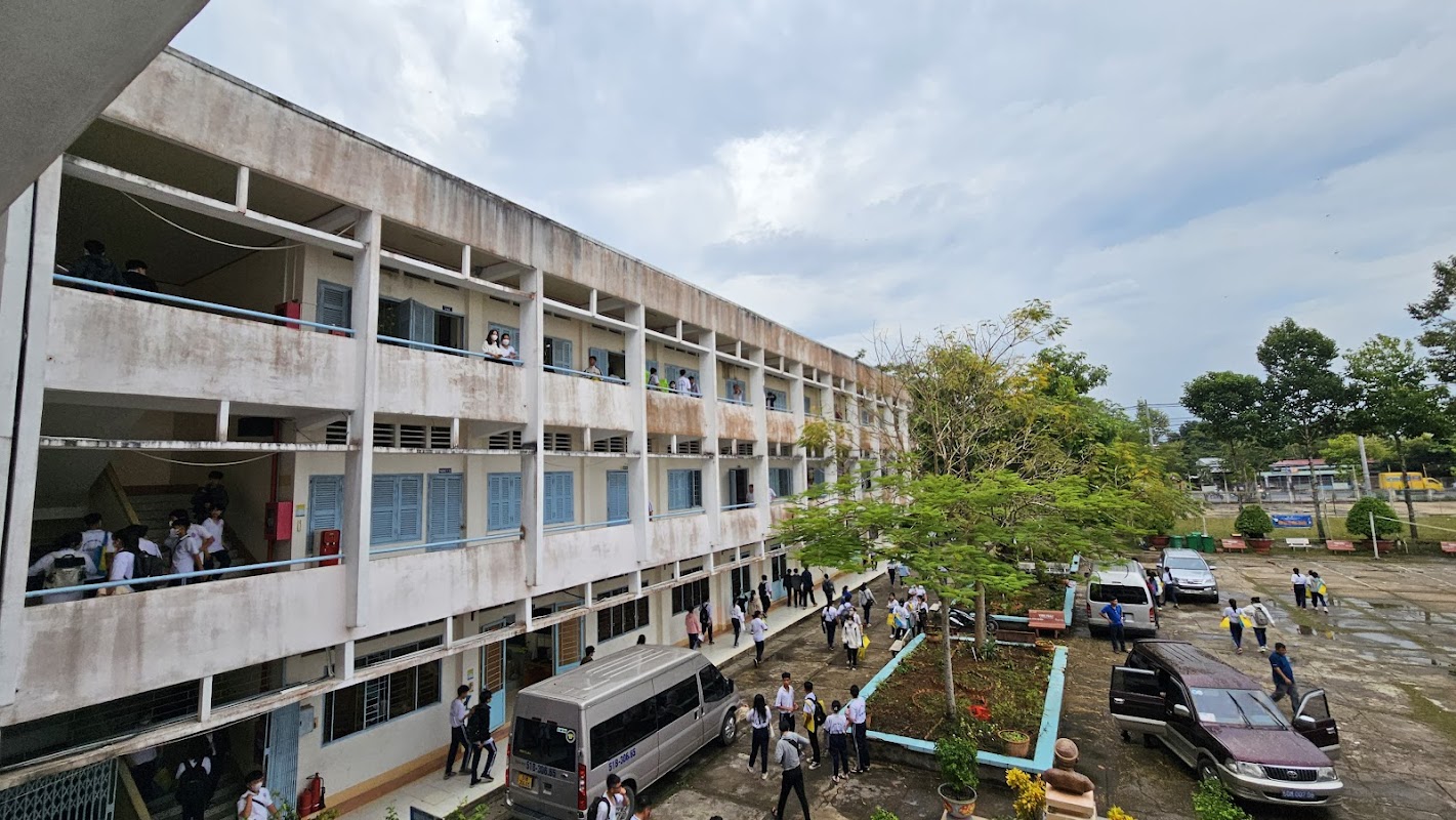 Trường THPT Nguyễn Thông