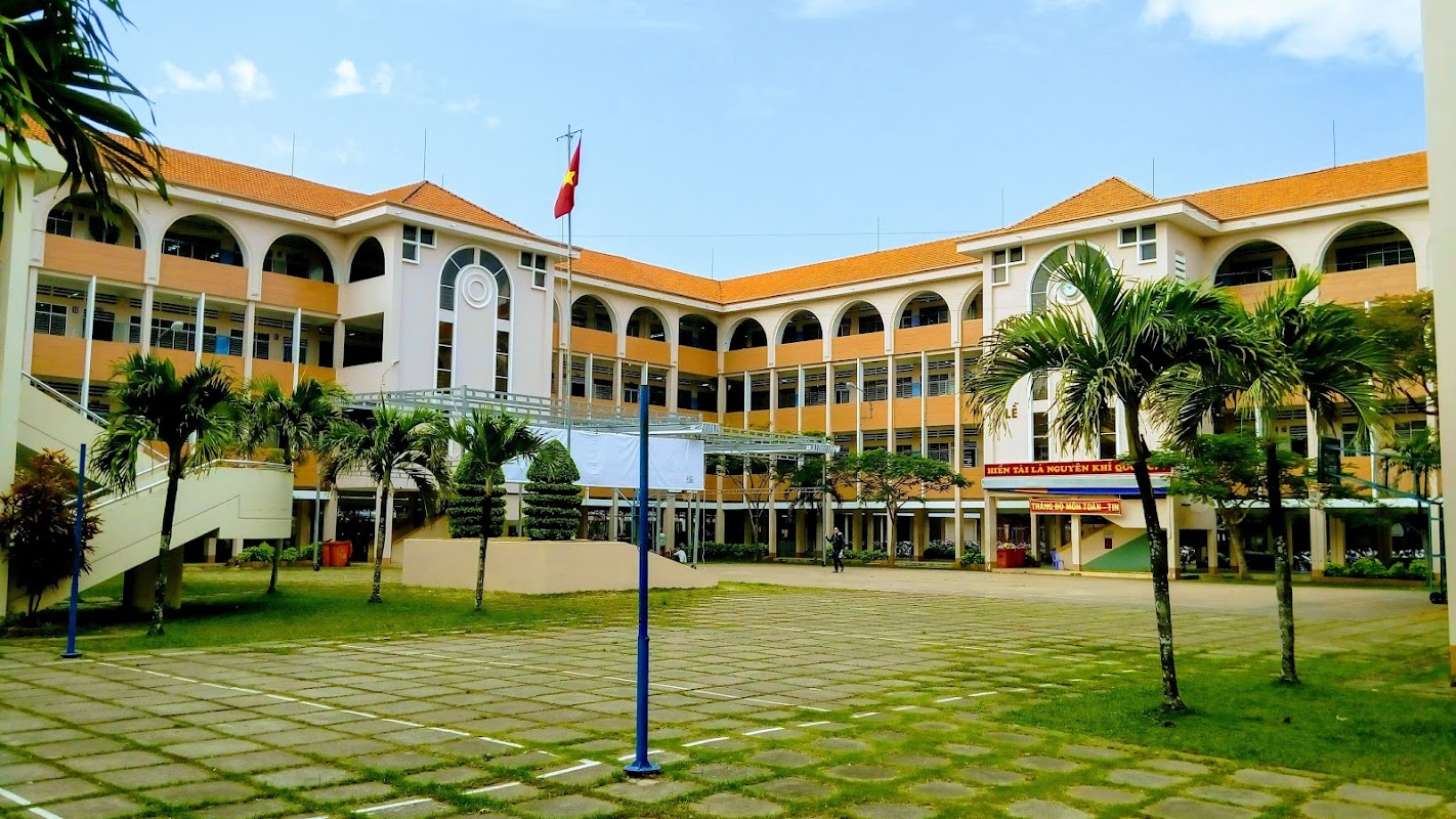 Trường THPT chuyên Thoại Ngọc Hầu