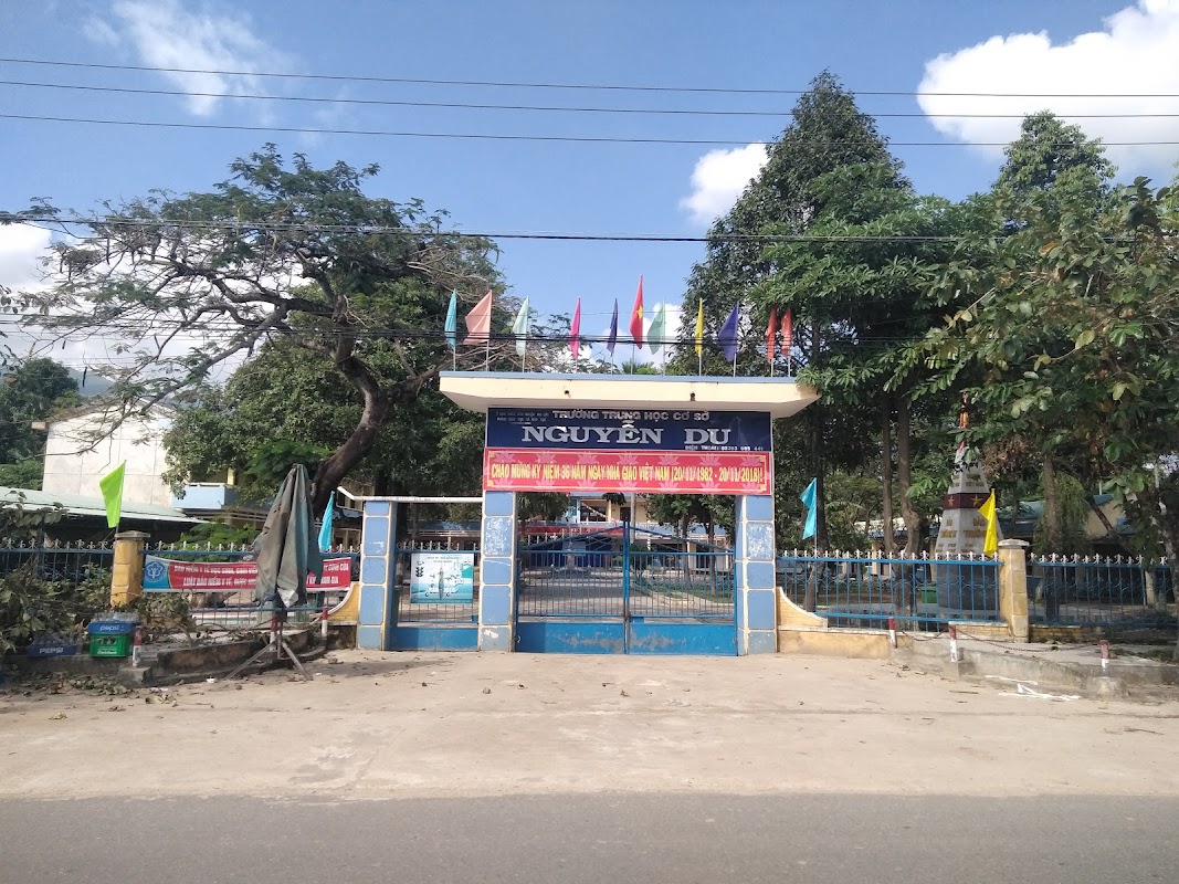 Trường Trung học Cơ sở Nguyễn Du