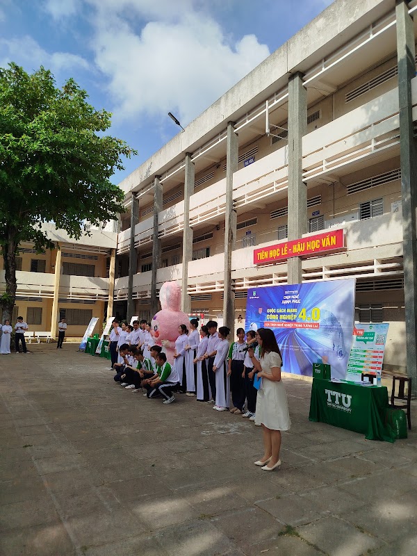 Trường THPT Nguyễn Đình Chiểu