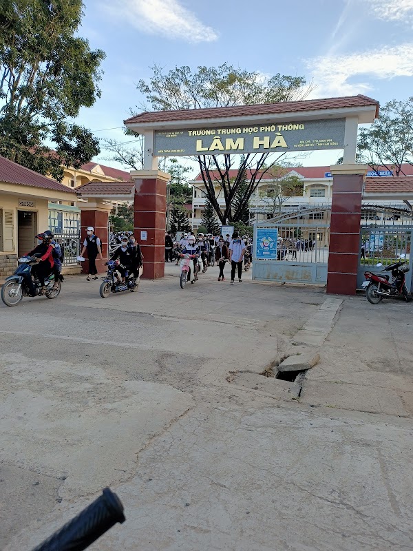 Trường THPT Lâm Hà