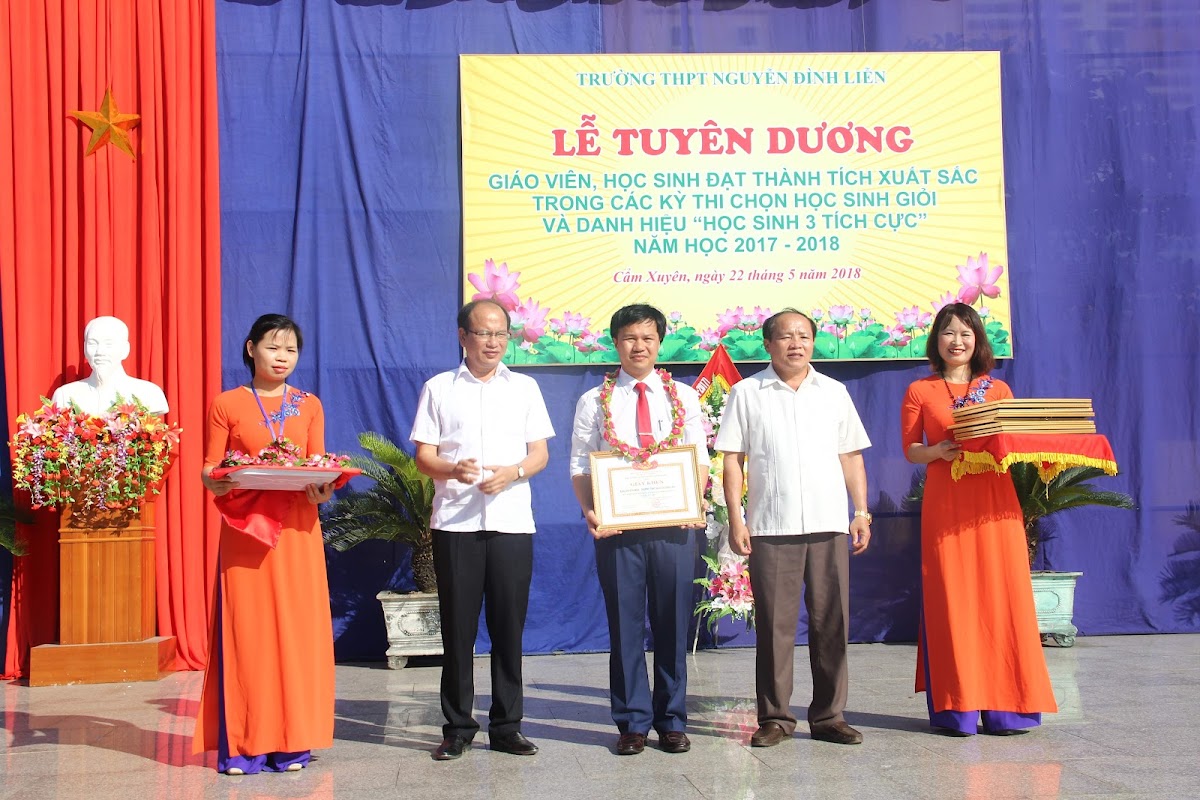 Trường THPT Nguyễn Đình Liễn