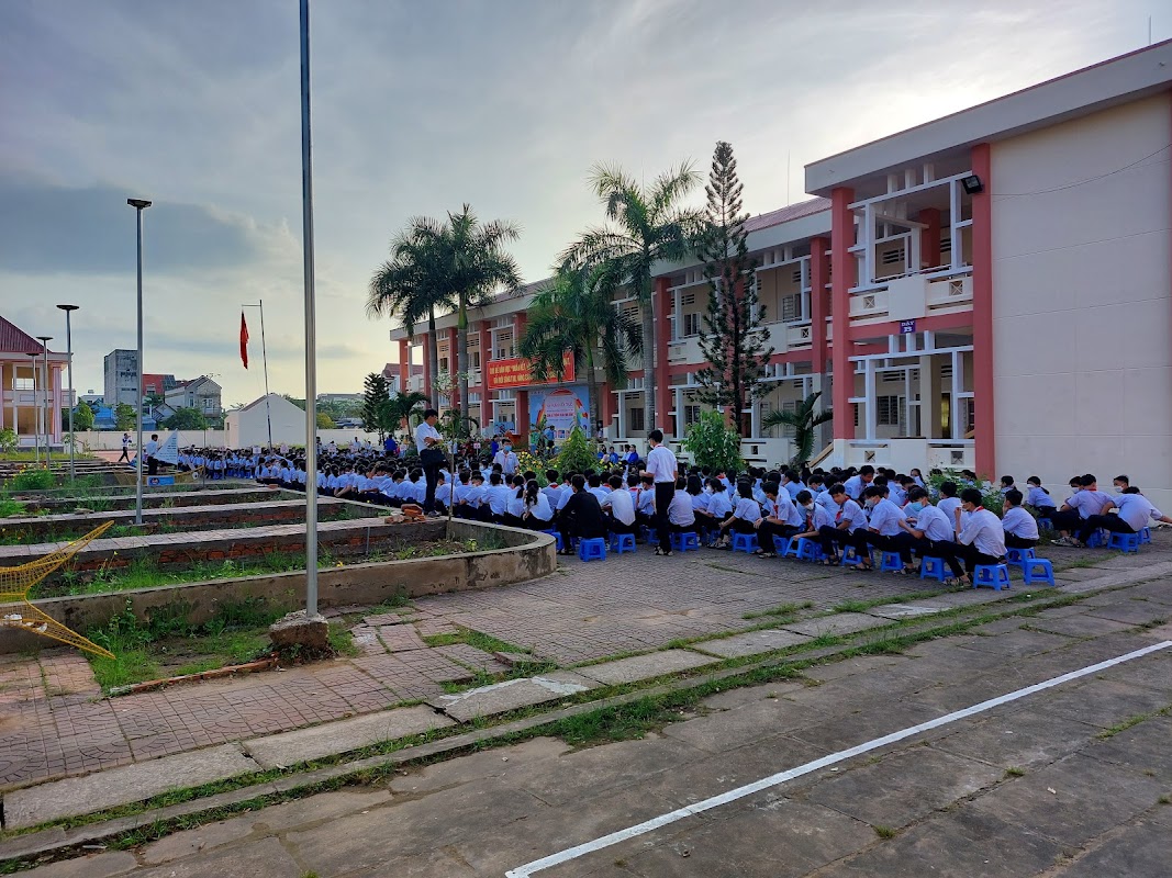 Trường THCS Ngô Quyền