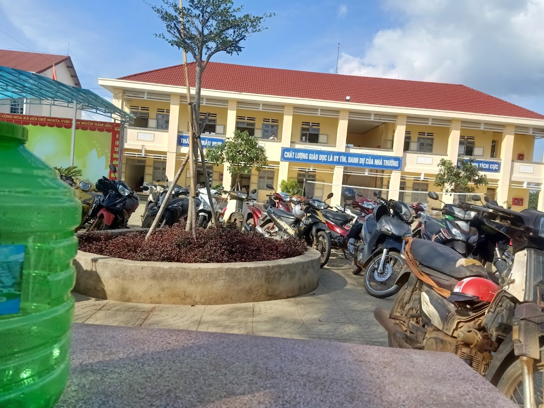 Trường THCS Lê Văn Tám