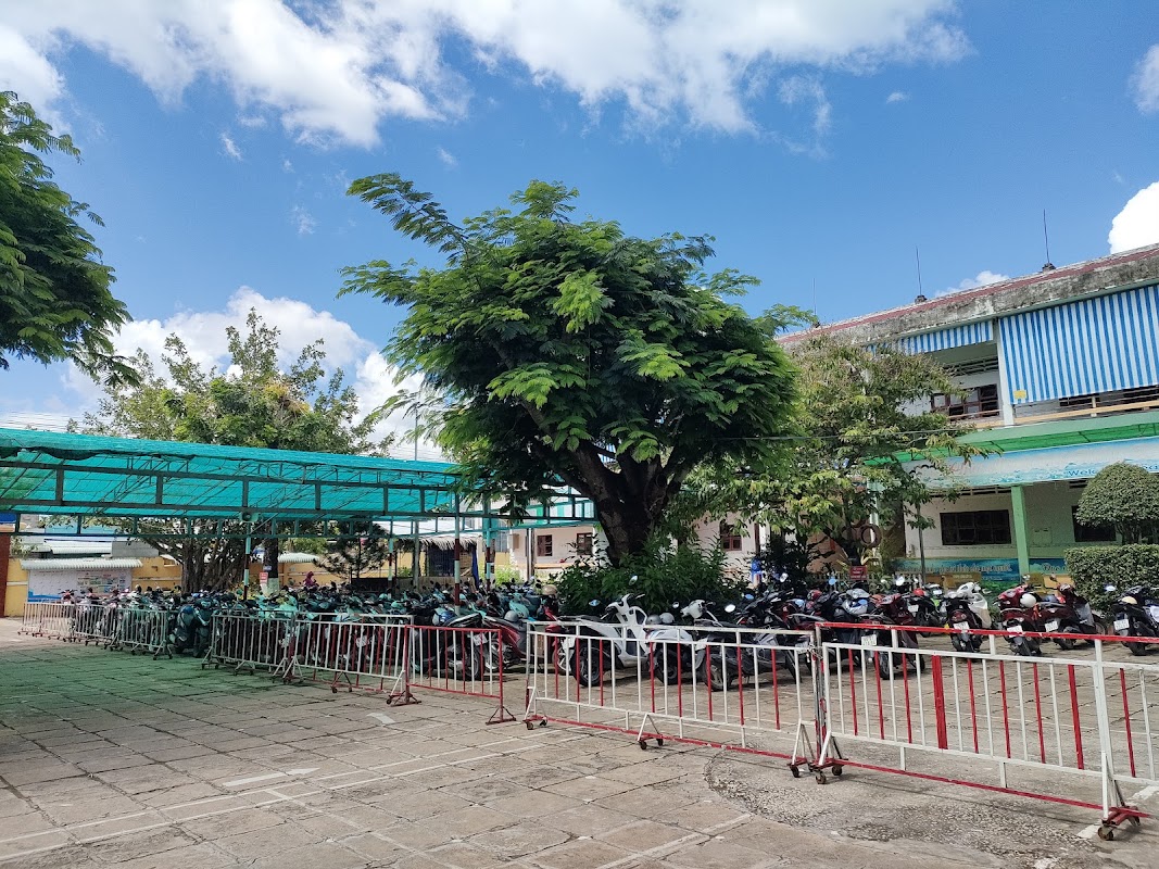 Trường Tiểu Học Lê Văn Tám