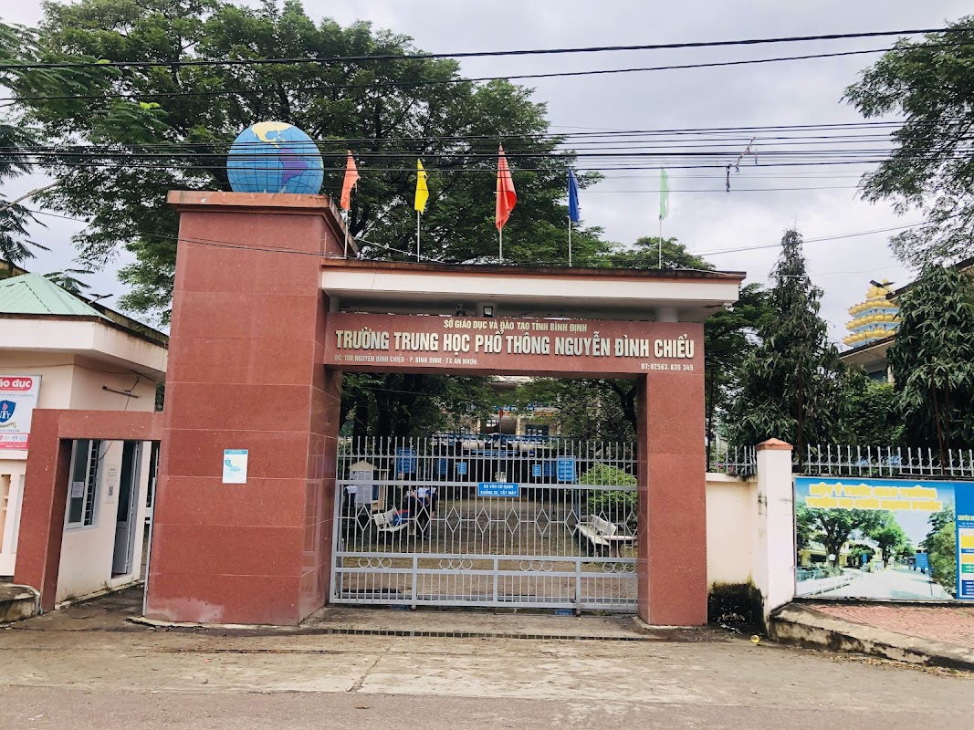 Trường THPT Nguyễn Đình Chiểu