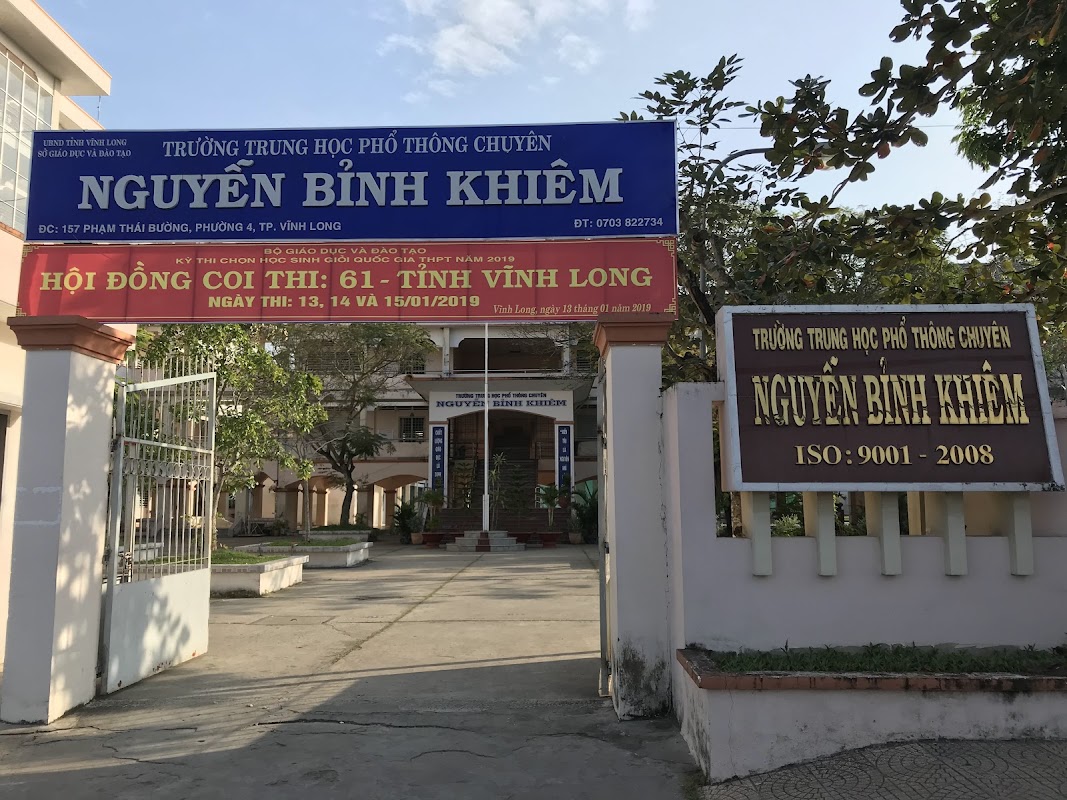 Trường THPT Chuyên Nguyễn Bỉnh Khiêm