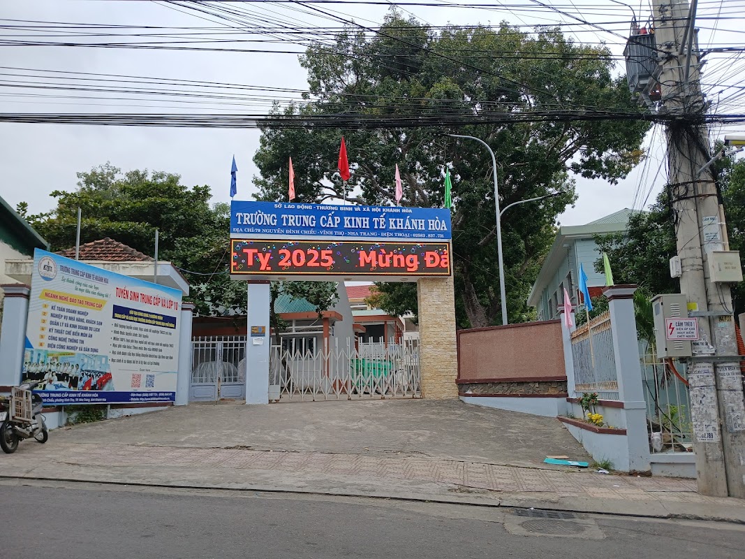 Trường Trung cấp Kinh tế Khánh Hòa