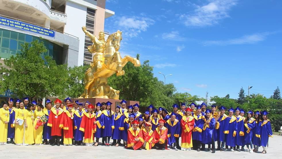 Trường Đại học Quang Trung