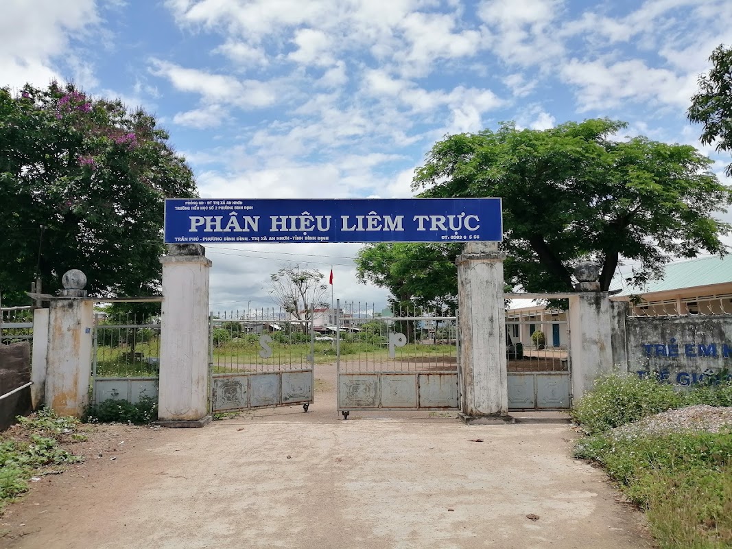 Trường tiểu học số 2 Bình Định