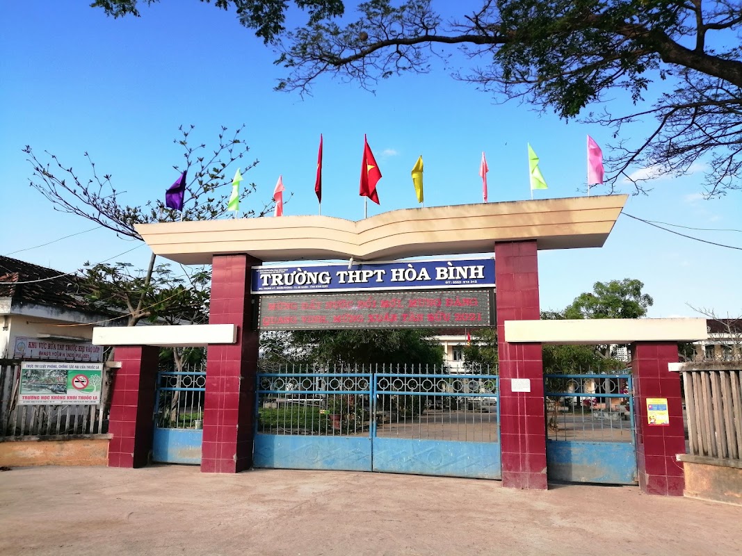 Trường THPT Hoà Bình