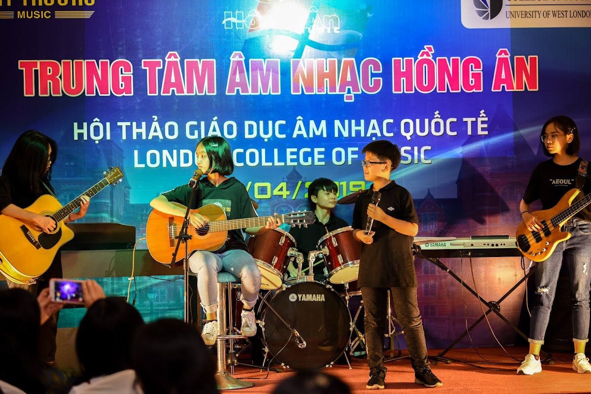 Trung Tâm Âm Nhạc Hồng Ân Bến Tre