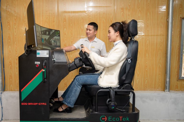 Trường Trung cấp Kinh tế – Kỹ thuật Công nghiệp Hòa Bình