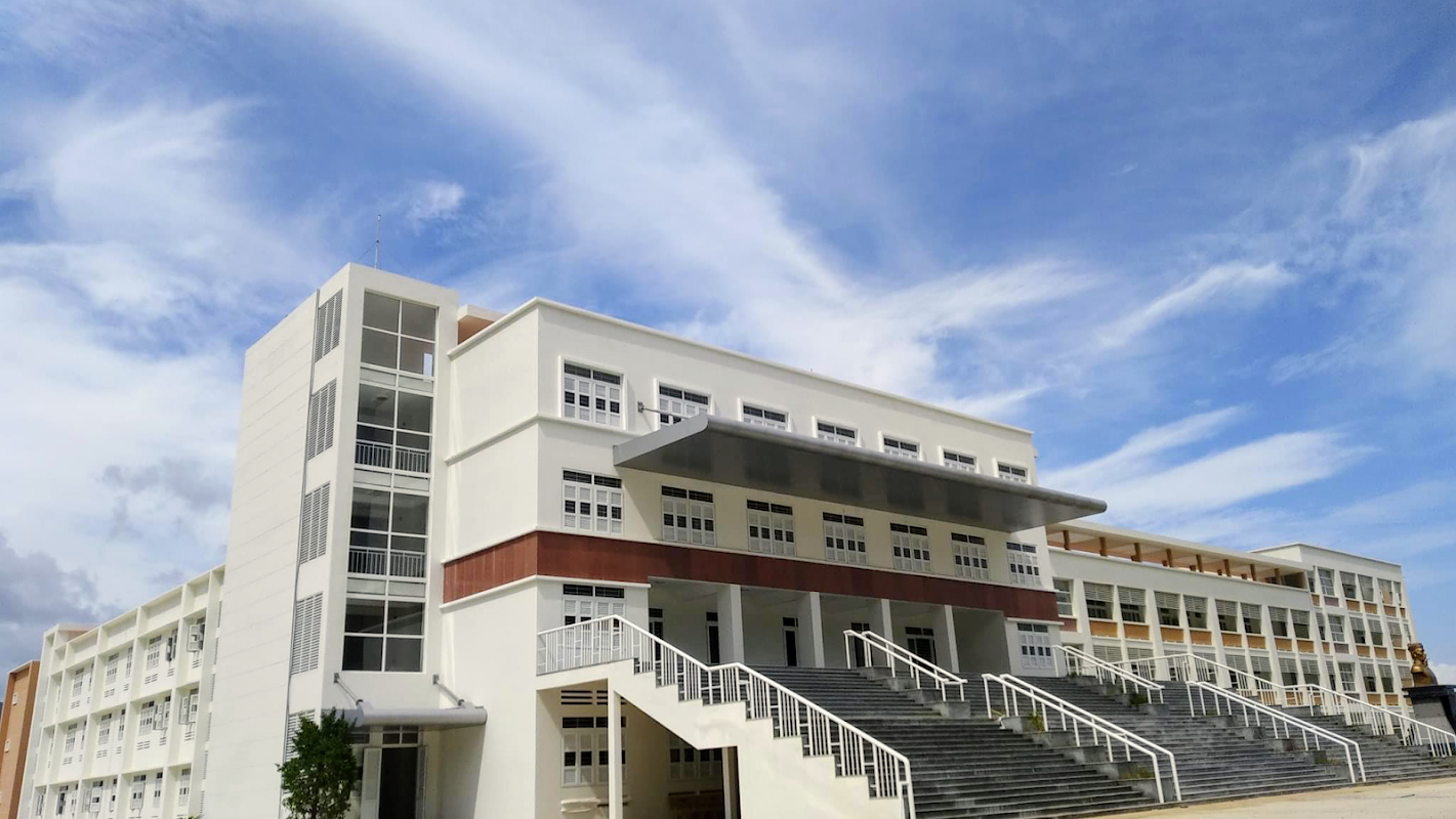 Trường THPT Chuyên Lê Quý Đôn