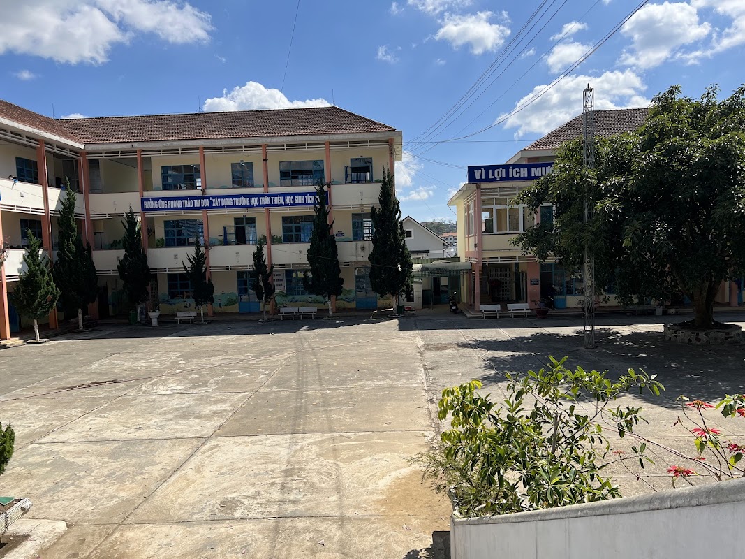 Trường Tiểu học Trần Bình Trọng