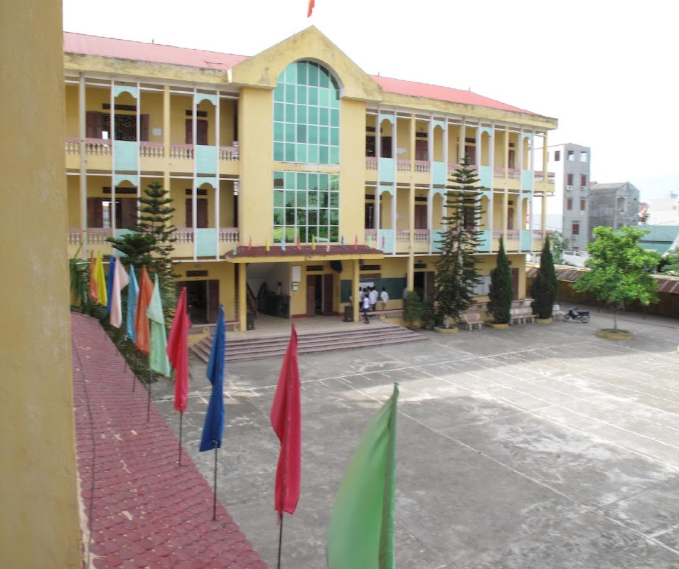 Trường THPT Nguyễn Du