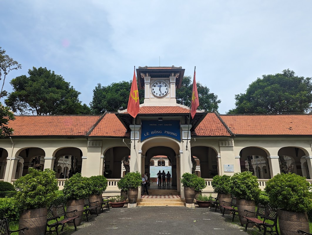 Trường THPT chuyên Lê Hồng Phong