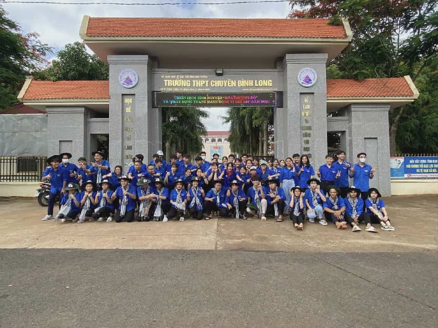 Trường THPT chuyên Bình Long