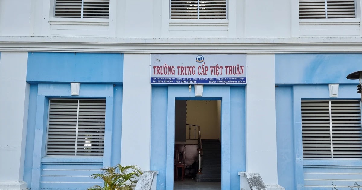 Trường Trung Cấp Việt Thuận