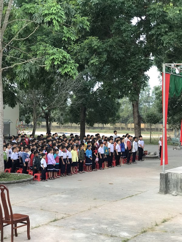 Trường tiểu học Gia Huynh