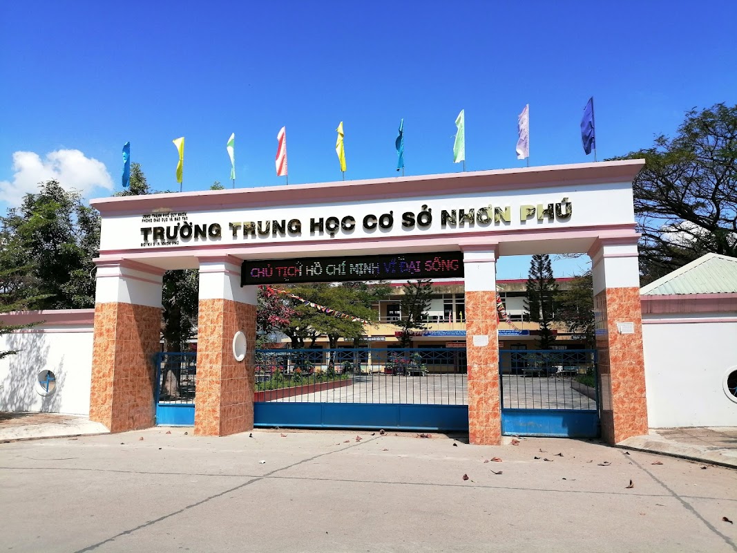 Trường THCS Nhơn Phú