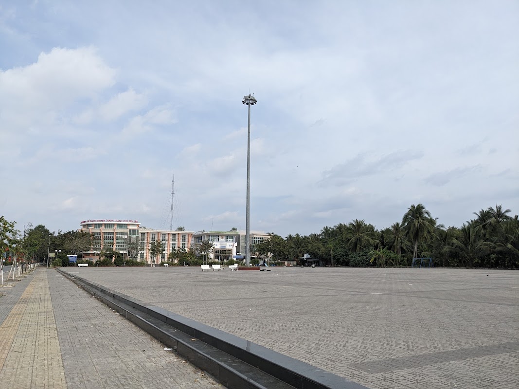 Quảng trường Mỹ Thạnh An