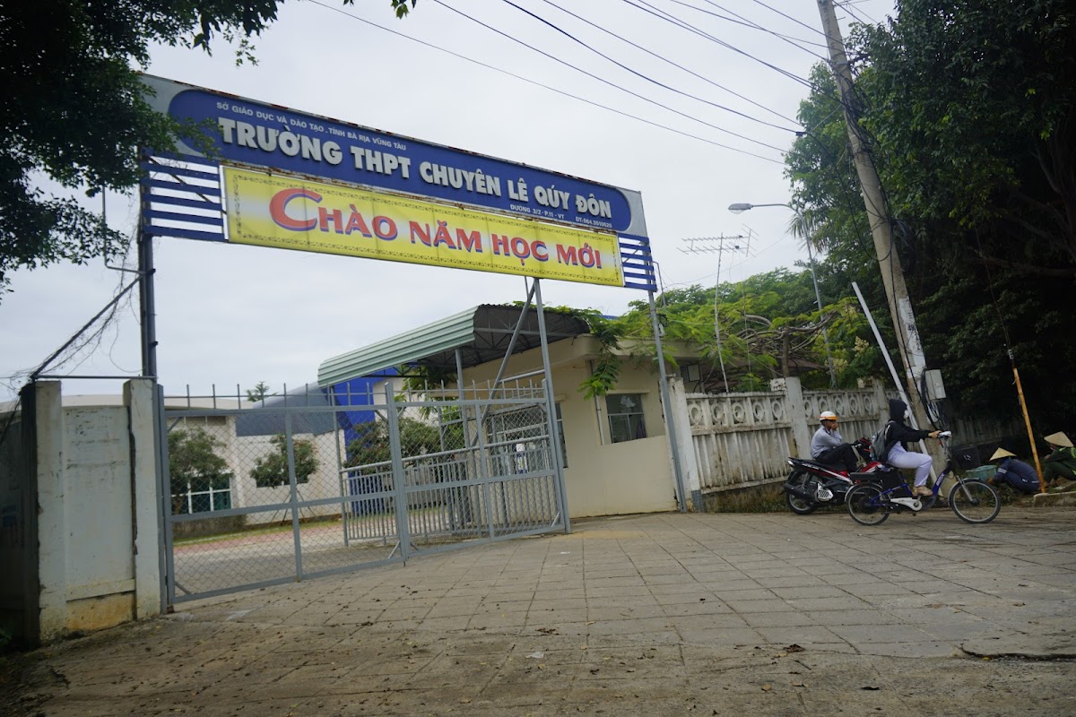 Trường THPT chuyên Lê Quý Đôn