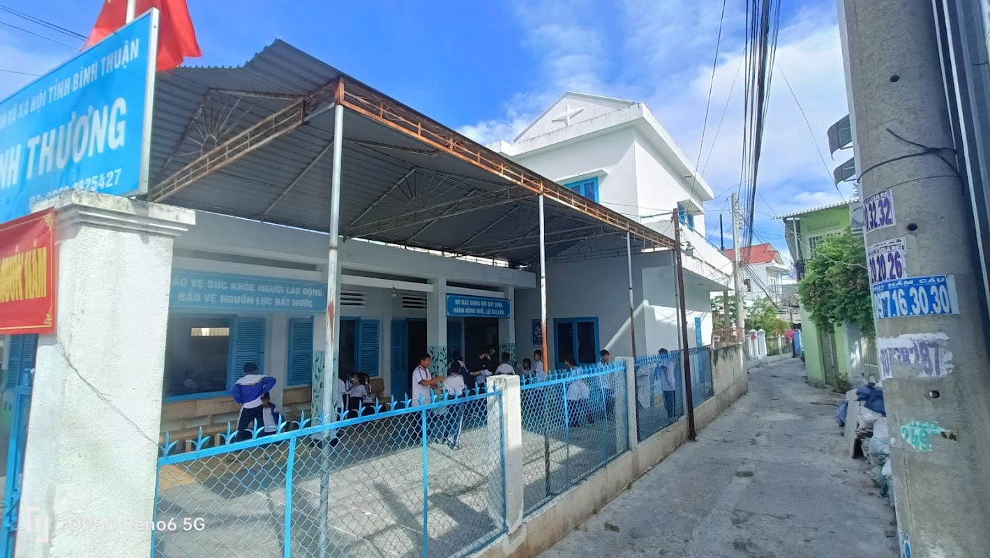 Trường Tình Thương