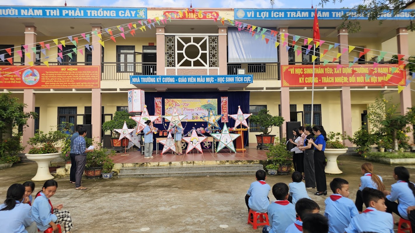 Trường PTDTBT THCS Xuân Hòa