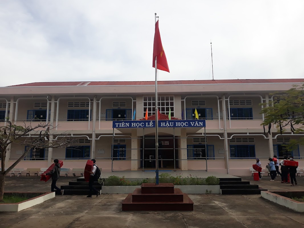 Trường THPT Nguyễn Trường Tộ