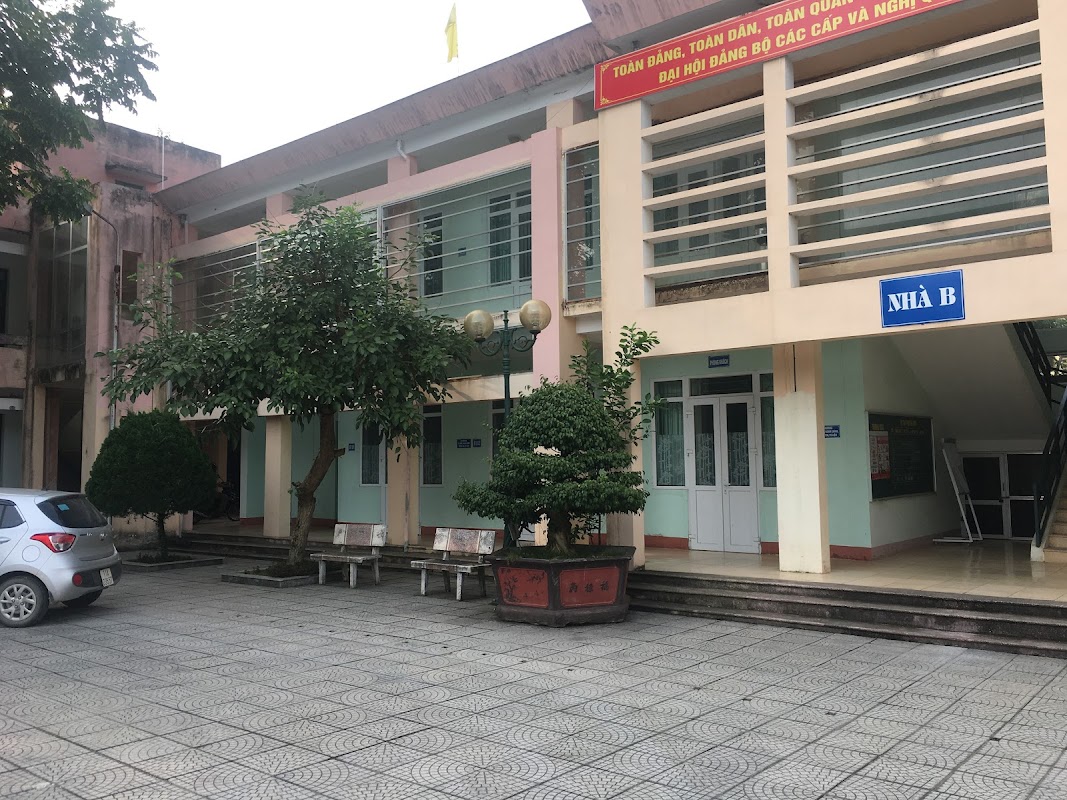 Trường Chính trị Hoàng Đình Giong