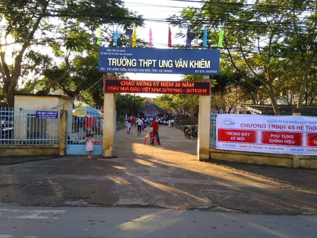 Trường THPT Ung Văn Khiêm