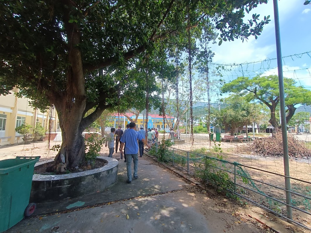 Trường THCS Nguyễn Bỉnh Khiêm