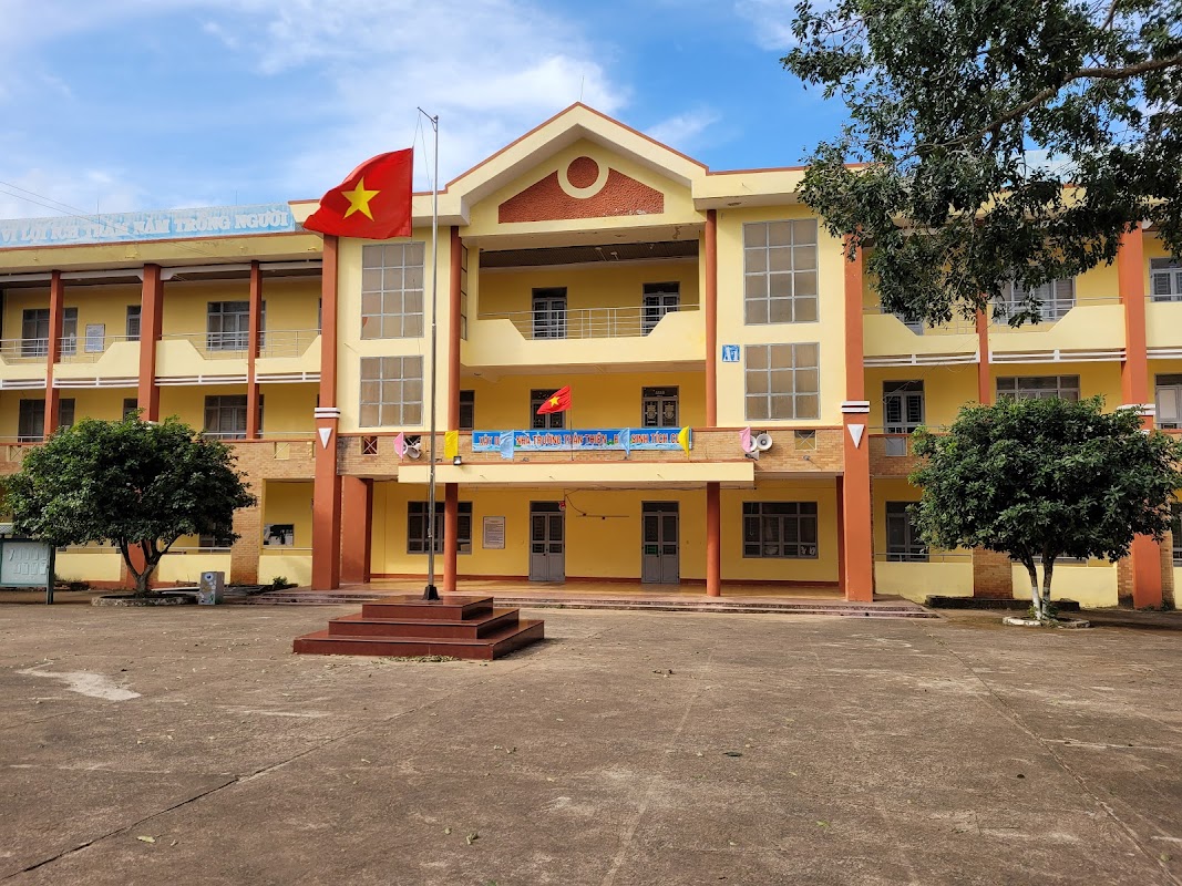 Trường THPT Phan Chu Trinh Daklak