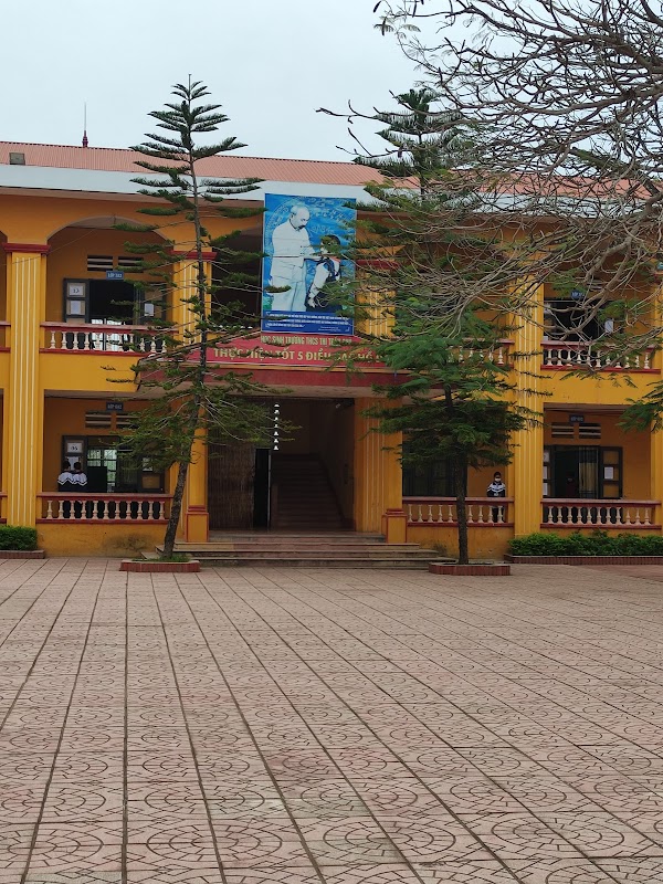 Trường THCS Thị trấn Chũ