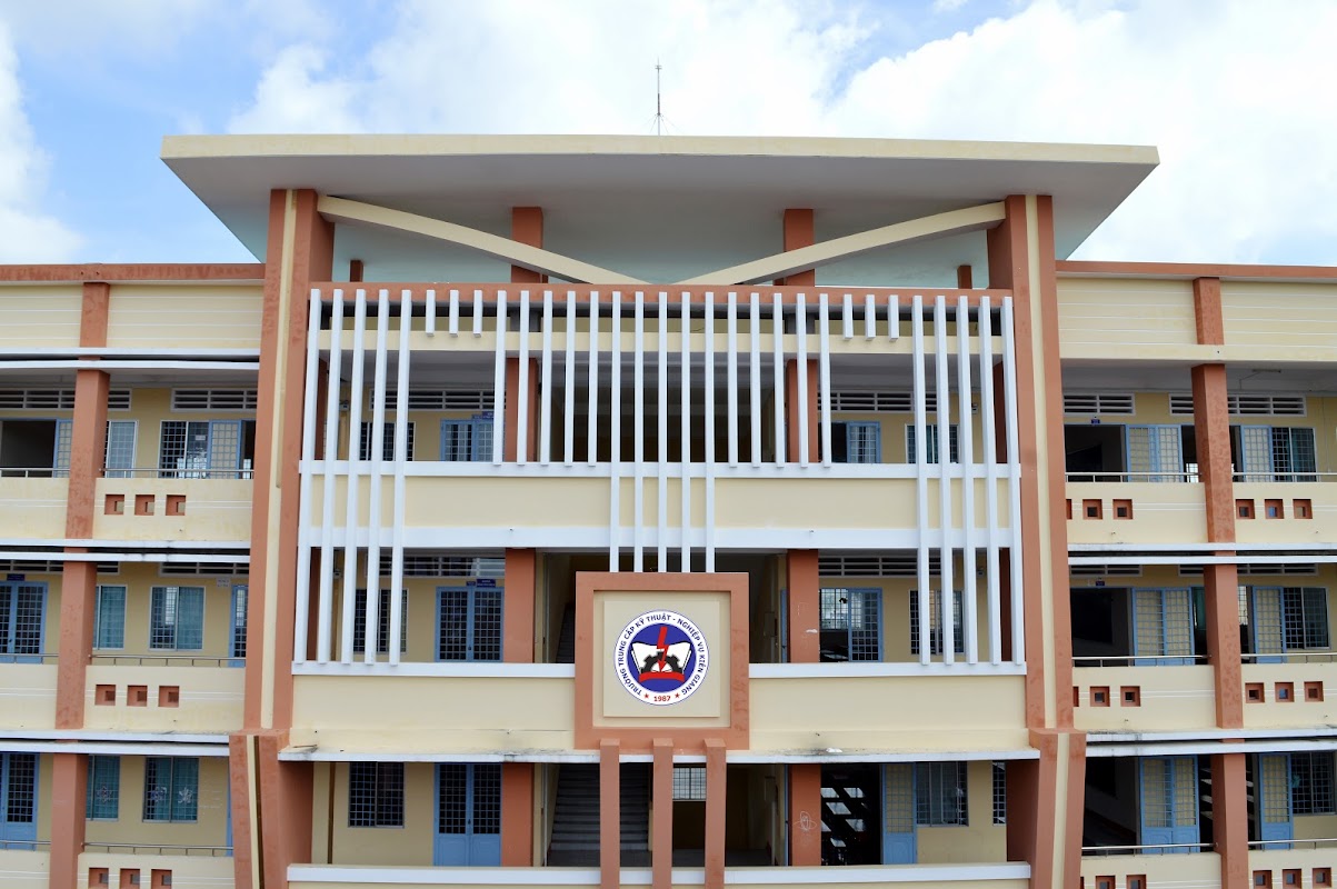 Trường Trung Cấp Kỹ Thuật – Nghiệp Vụ Kiên Giang
