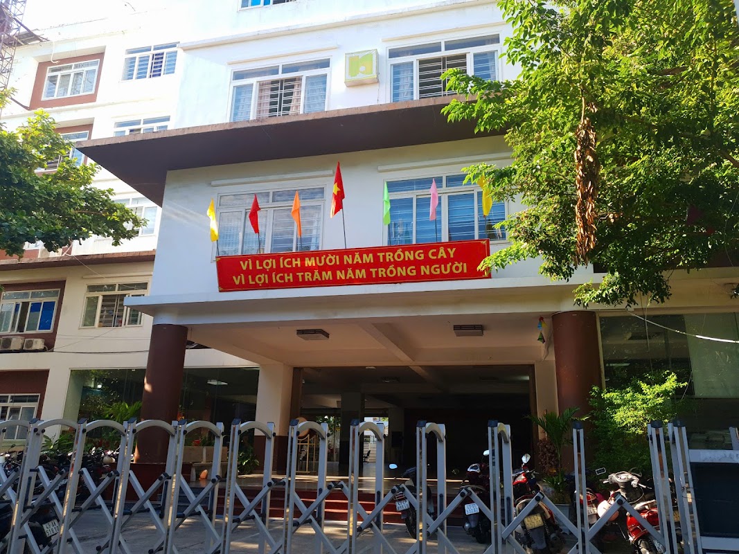 Trường THCS & THPT Hiển Nhân