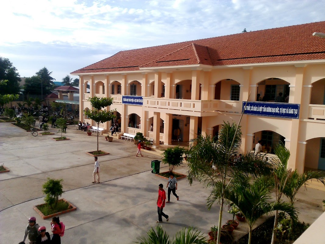 Trường Tiểu học Lê Hồng Phong