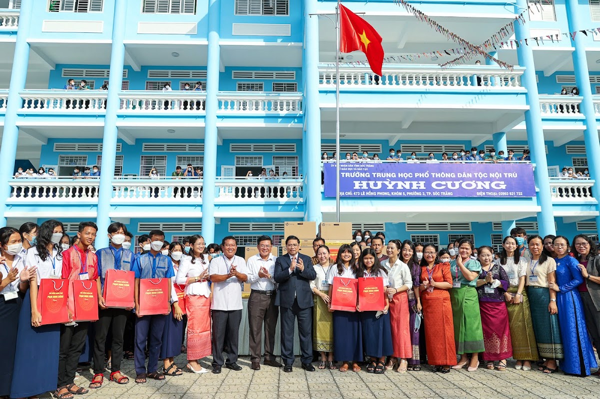 Trường THPT Dân Tộc Nội Trú Huỳnh Cương