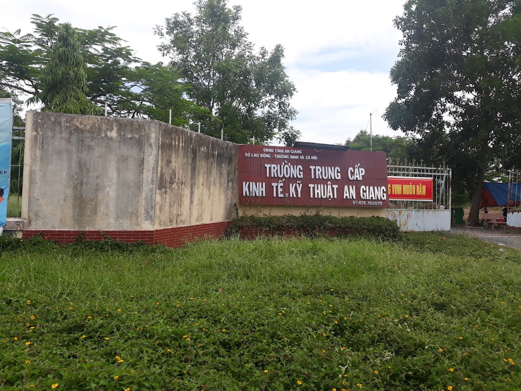 Trường Trung cấp Kinh tế – Kỹ thuật An Giang