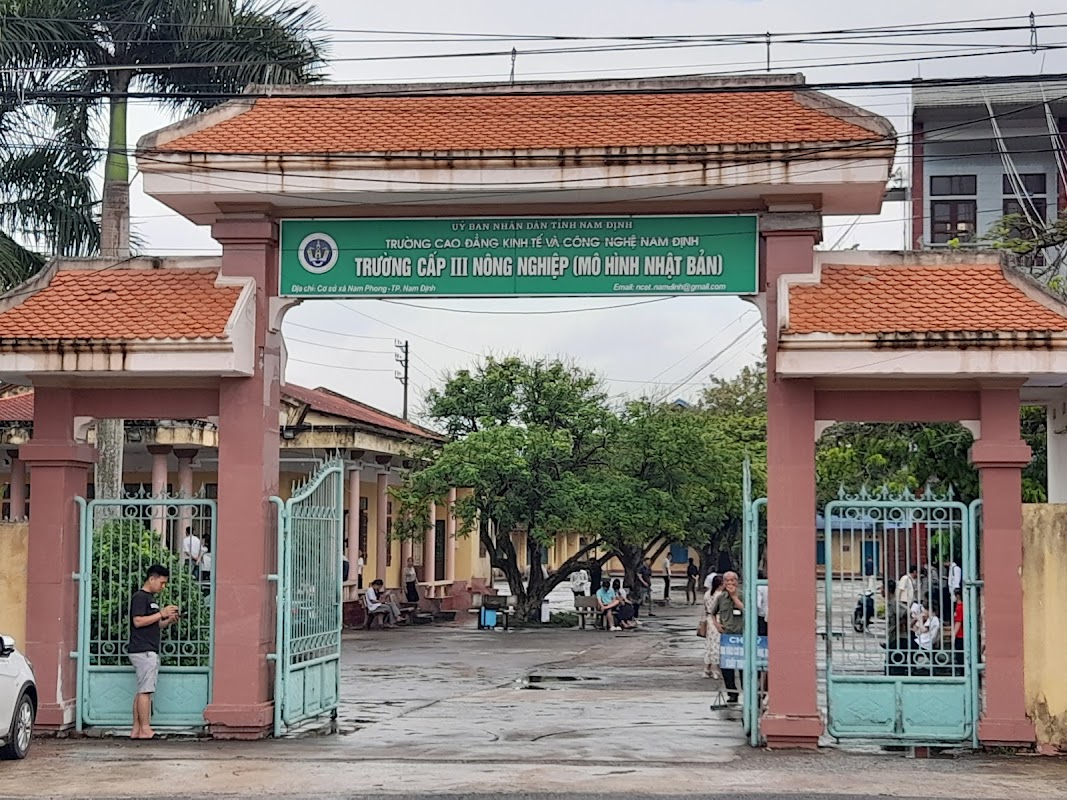 Trường cấp ba Nông Nghiệp Nam Định (mô hình Nhật Bản)