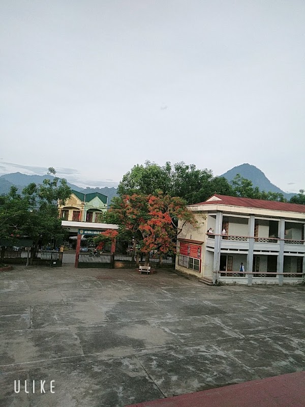 Trường THPT Xuân Giang