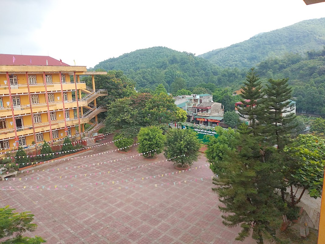 Trường THPT số 2 Bảo Thắng