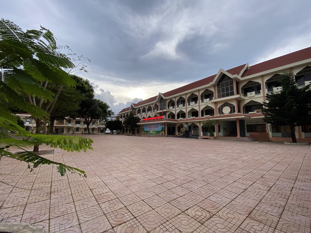 Trường THPT Cao Bá Quát