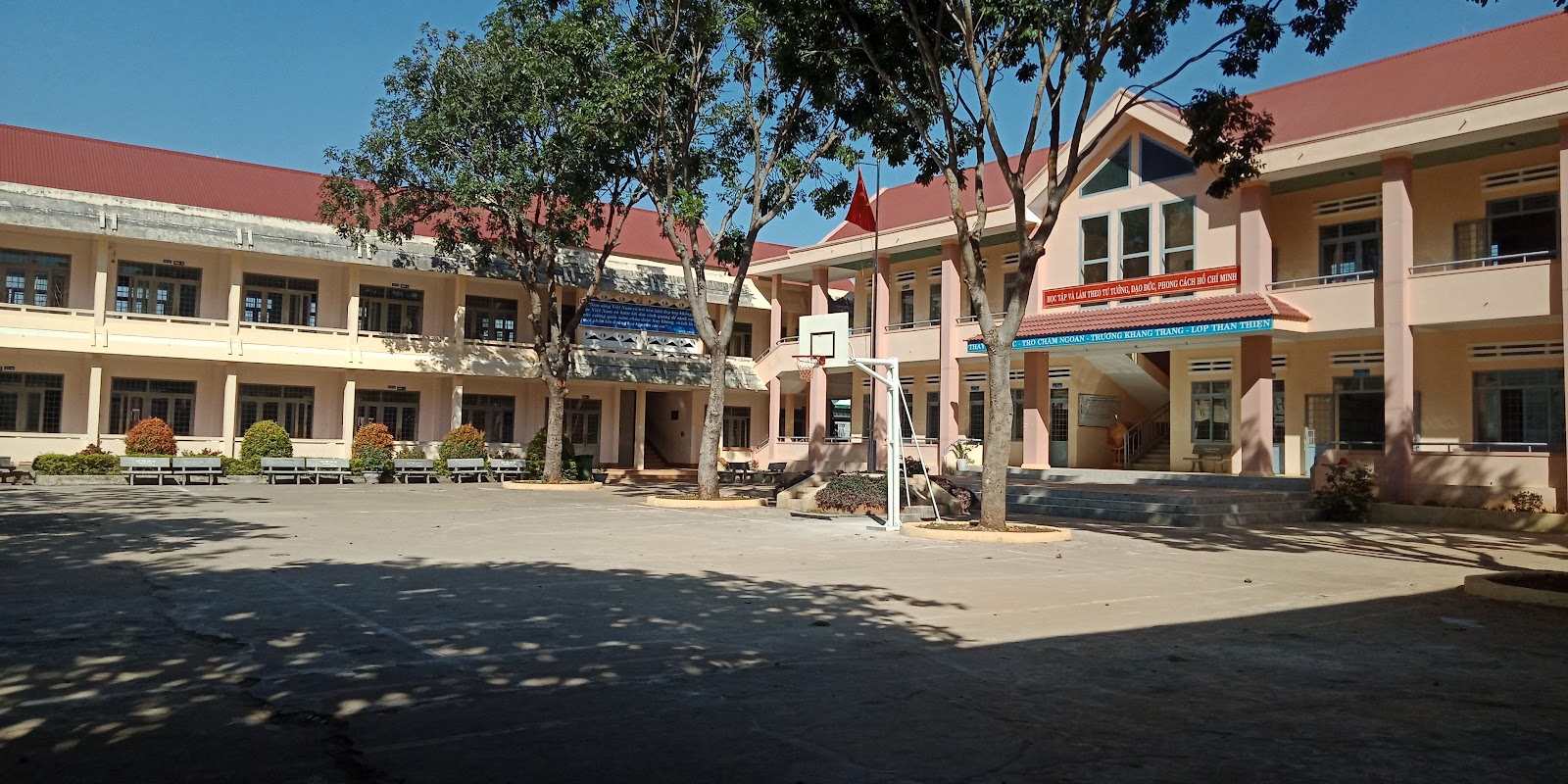 Trường THCS Nguyễn Trường Tộ